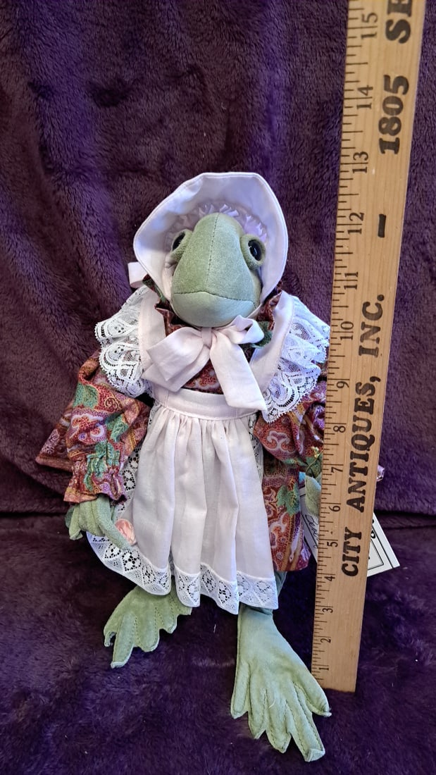 Beaver Valley Beverly Plush Frog Doll In Bonnet Dress, 13 In - 2