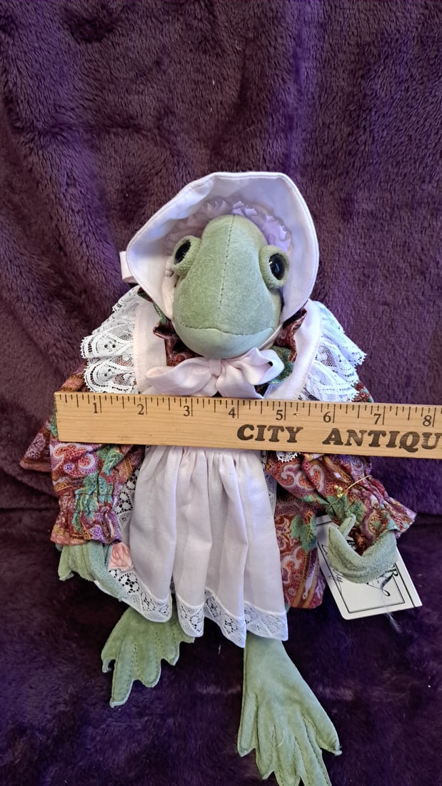 Beaver Valley Beverly Plush Frog Doll In Bonnet Dress, 13 In - 3