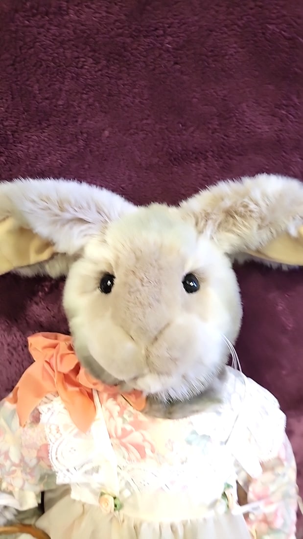 Kayla Thiel Bender Bunny Ap Beaver Valley With Easter Basket - 2
