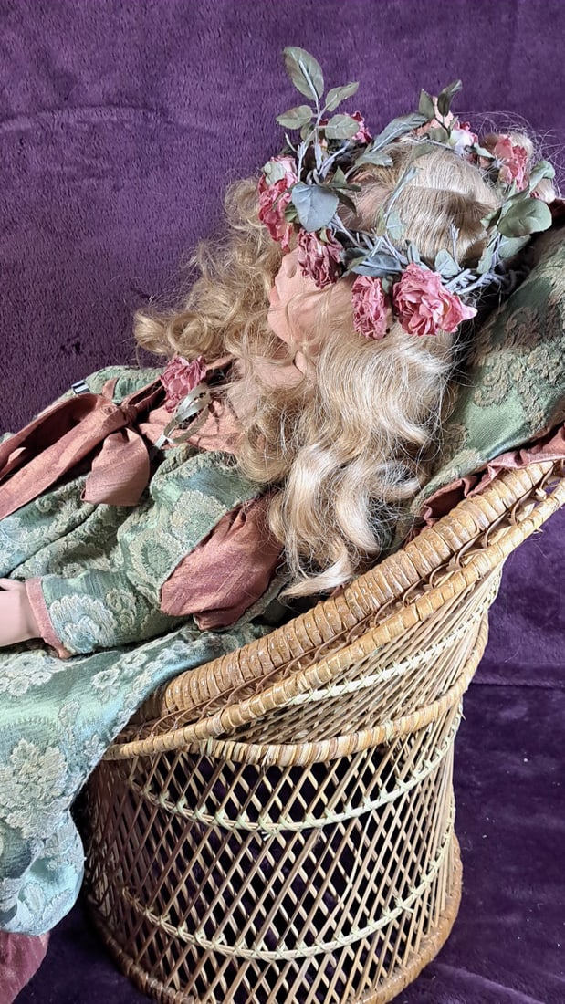 The Rose Princess Porcelain Doll With Chair And Pillow - 6