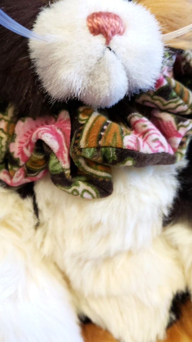 Lexington Bearlimited Editions Arlene Eric Anderson Handcrafted Calico Plush Cat With Floral Collar - 7