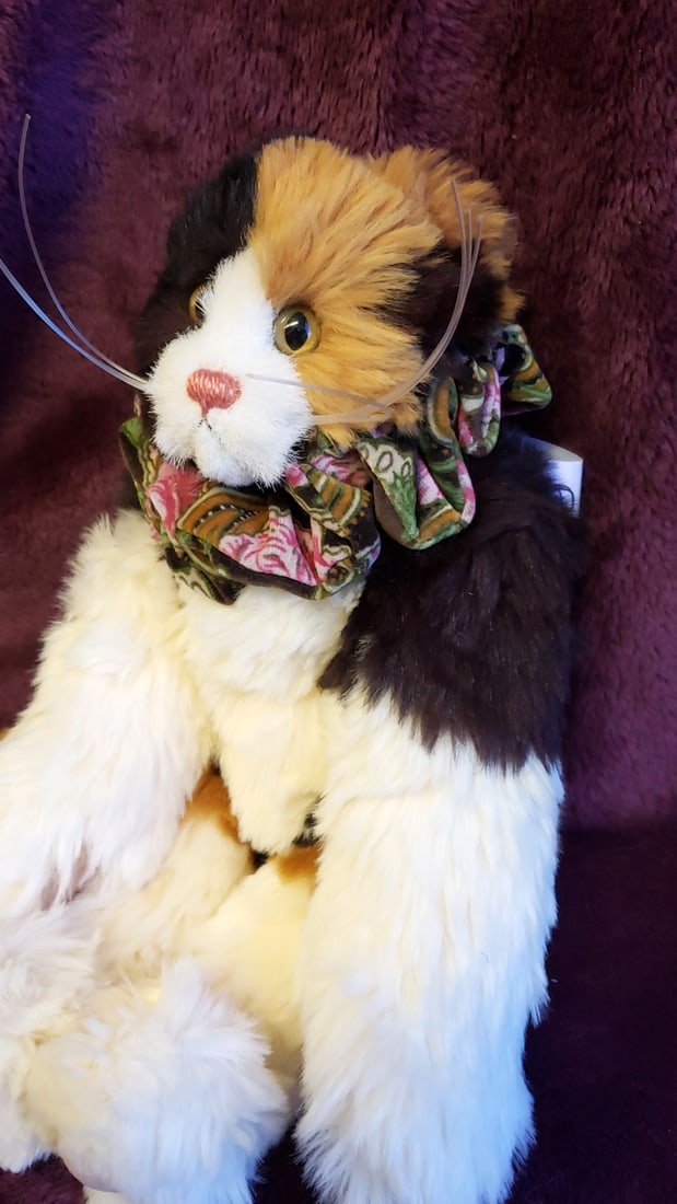 Lexington Bearlimited Editions Arlene Eric Anderson Handcrafted Calico Plush Cat With Floral Collar - 9
