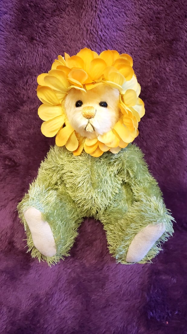 9 In Green Plush Teddy Bear With Yellow Flower Petal Head Costume - 6