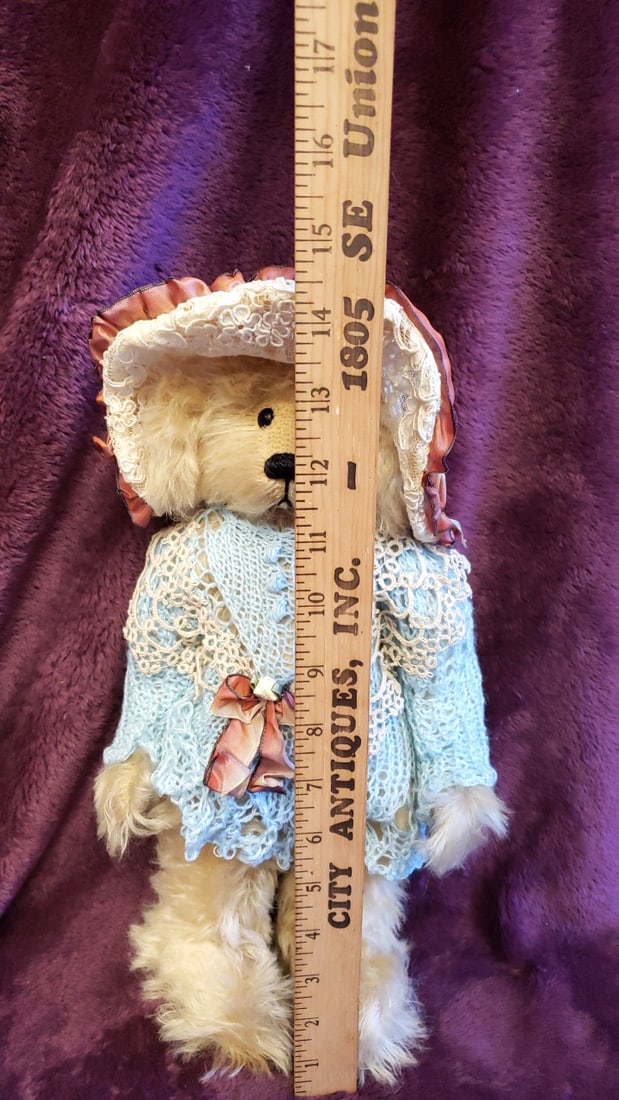 Marie Zimmerman 14 In Blonde Teddy Bear With Blue Crochet Lace Dress And Lace Bonnet - 2