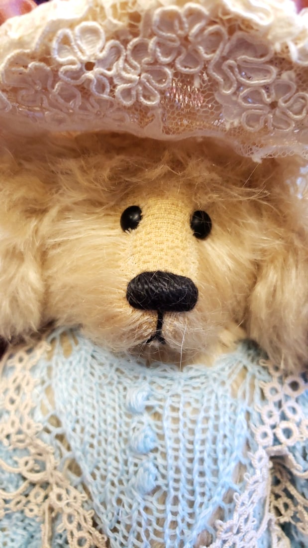 Marie Zimmerman 14 In Blonde Teddy Bear With Blue Crochet Lace Dress And Lace Bonnet - 4