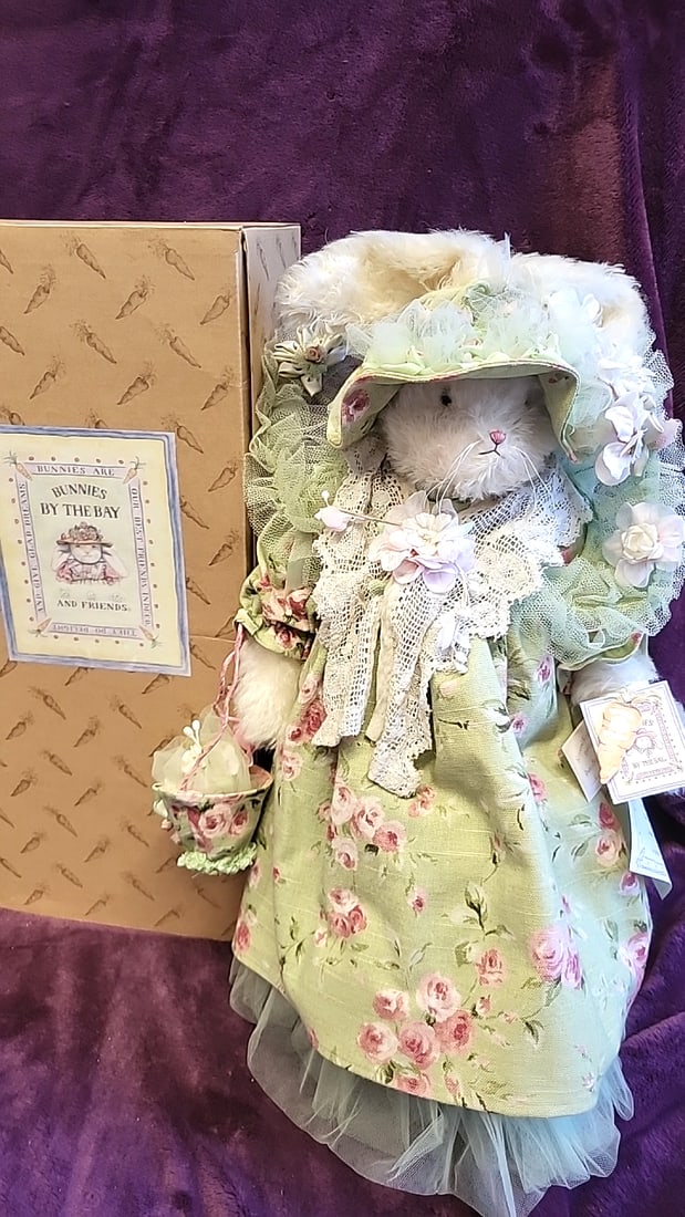Bunnies By The Bay Endearing Effie Plush Bunny Doll Green Floral Dress With Box: 9x21x7 3lb we have gained a lot of experience shipping dolls from our previous auction. We offer in-house shipping. The shipping price shown in the listing is the liveshipping service by liveauctionee
