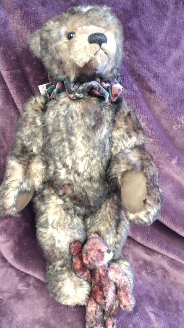 Miriann Bear Marlo Mohair Jointed Teddy Bear With Mini Bear 1992 Lexington: 20x10x10 6 we have gained a lot of experience shipping dolls from our previous auction. We offer in-house shipping. The shipping price shown in the listing is the liveshipping service by liveauctionee
