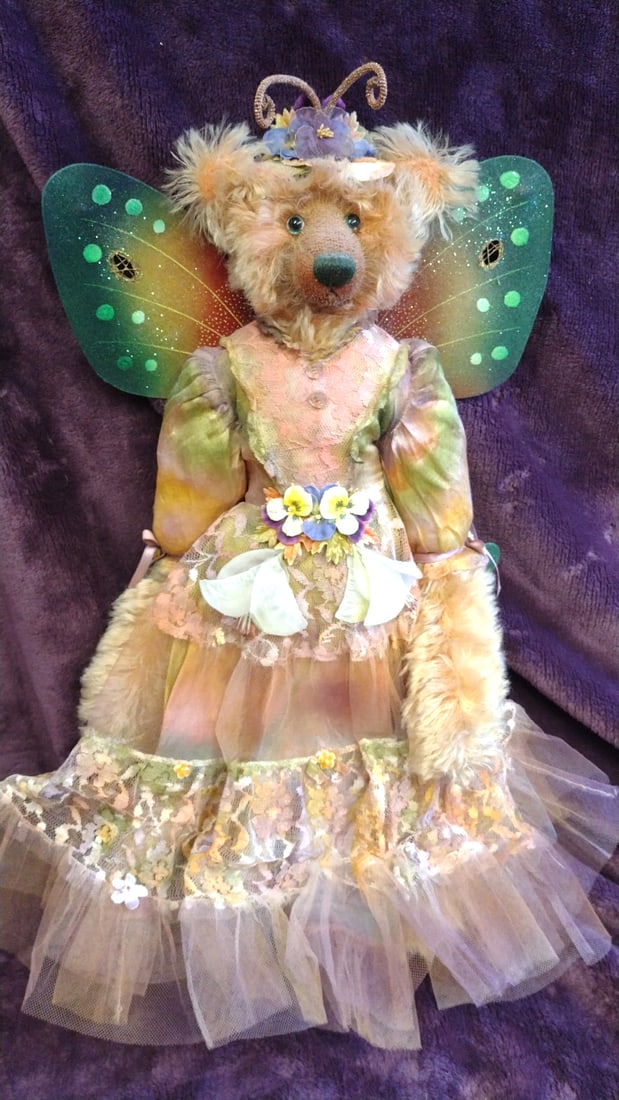 Artist Fairy Bear Exquisite Detail Unsigned: 20x12x10 6 we have gained a lot of experience shipping dolls from our previous auction. We offer in-house shipping. The shipping price shown in the listing is the liveshipping service by