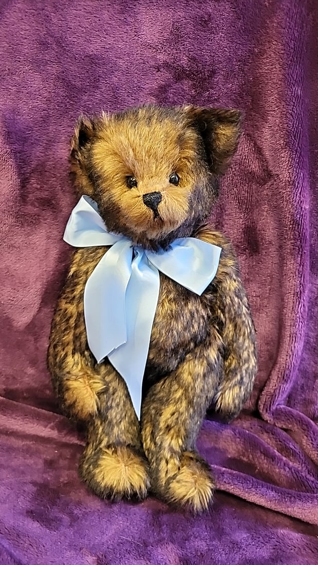 Artist Made Signed Nancy Rygg Original Mottled Brown Teddy Bear With Blue Bow: 16x9x3 5lb we have gained a lot of experience shipping dolls from our previous auction. We offer in-house shipping. The shipping price shown in the listing is the liveshipping service by