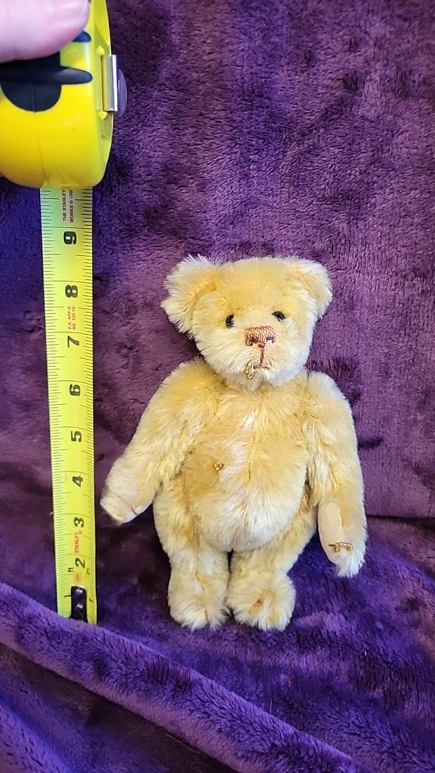 Artist Made Signed Honey Yellow Jointed Teddy Bear With Suede Paw Pads And Gold Beaded Accents - 6