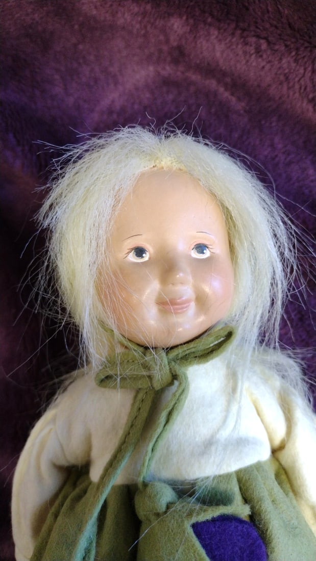 Sonneberger Bltenlese Blonde Girl Doll Cream Felt Dress With Purple Flowers - 2
