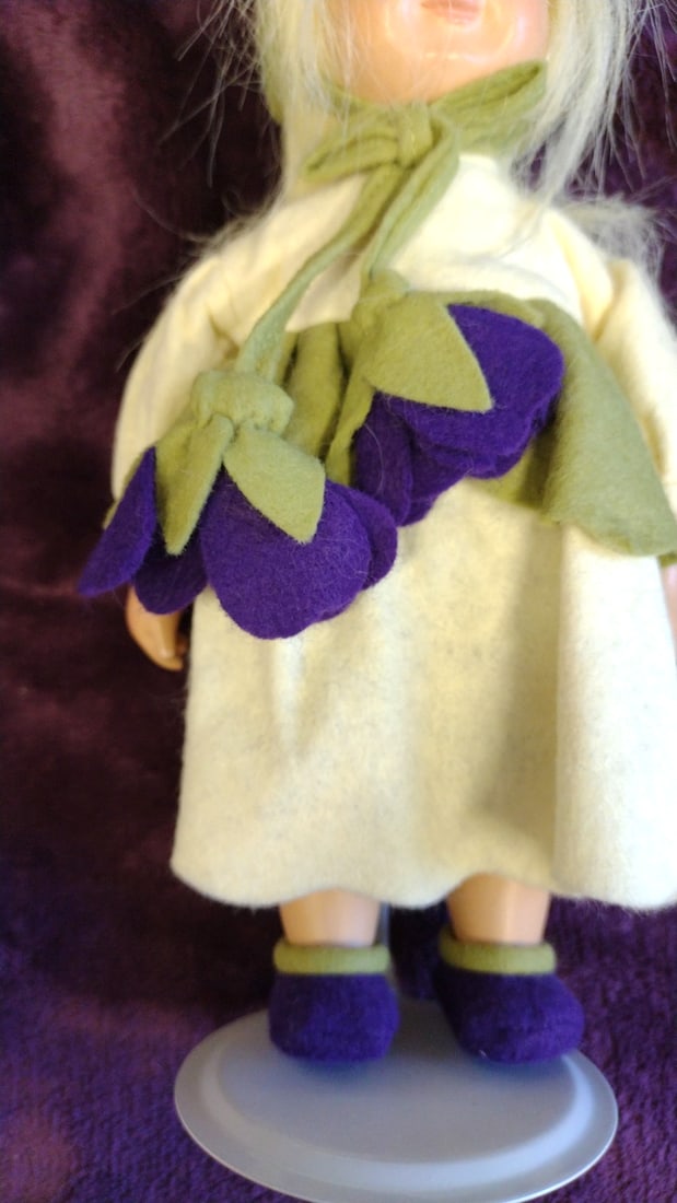 Sonneberger Bltenlese Blonde Girl Doll Cream Felt Dress With Purple Flowers - 3