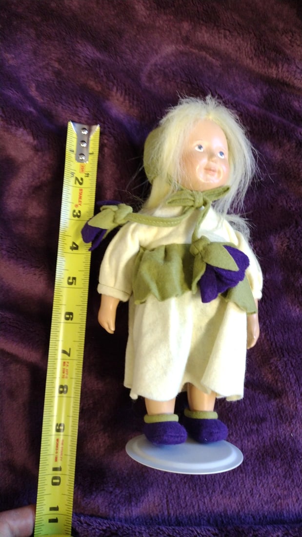 Sonneberger Bltenlese Blonde Girl Doll Cream Felt Dress With Purple Flowers - 5