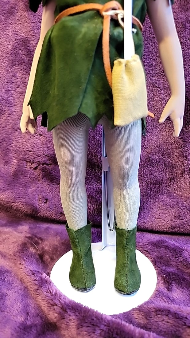 Robert Tonner Doll Co. Peter Pan Doll With Green Outfit, Hat, Sword Certificate And Box - 3