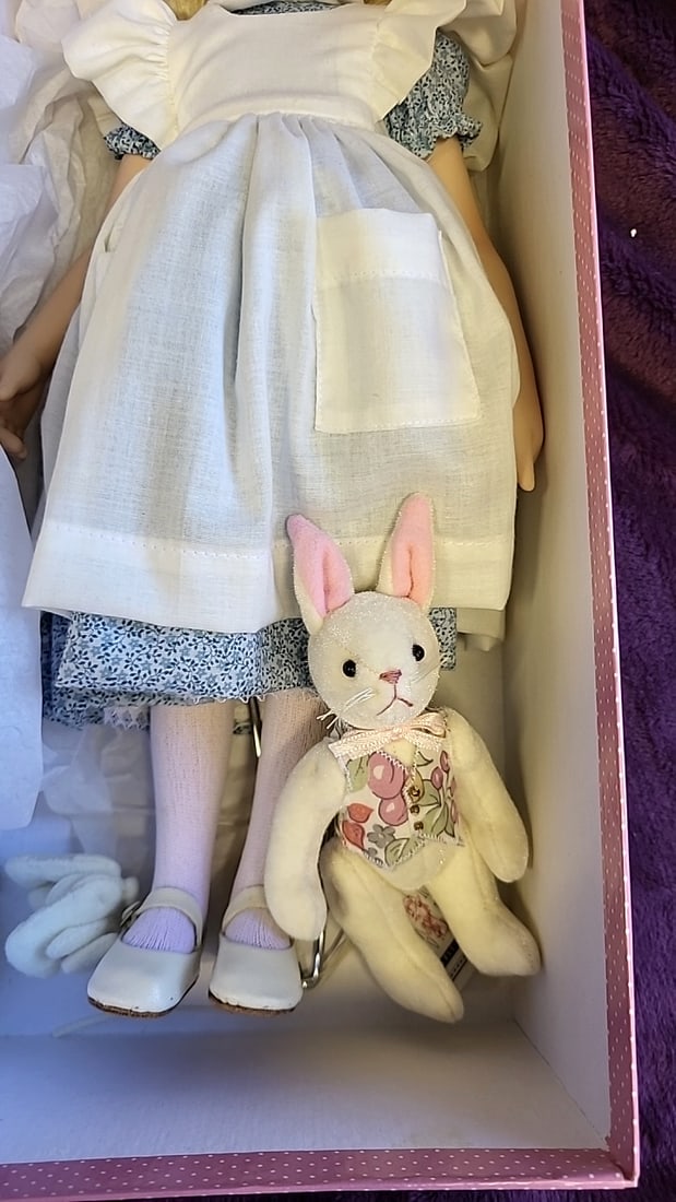 Robert Tonner Porcelain Classic Alice Doll With White Rabbit & Box - 3