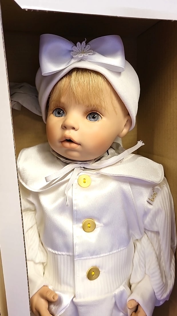 Waltershuser Puppenmanufaktur Kmmer & Reinhardt 108 Doll With Teddy Bear - 2