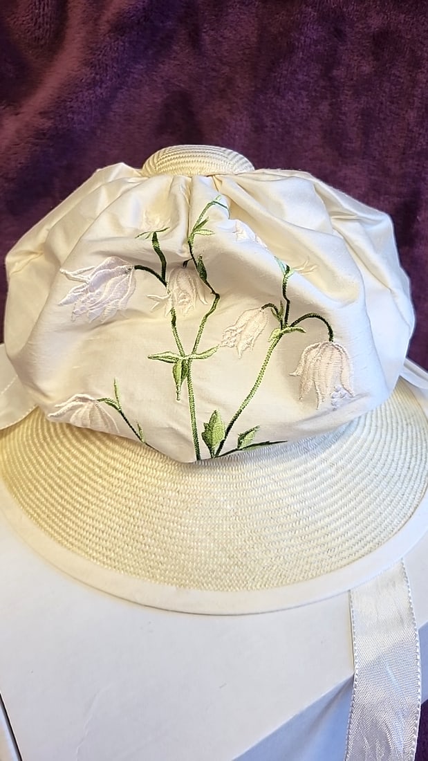 Ivory Wide Brim Straw Childrens Hat With Embroidered Floral Fabric Crown And Ribbon Ties And Boxb - 2