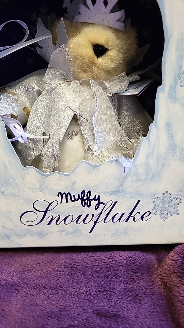 North American Bear Co. Muffy Vanderbear Snowflake 1993 Limited Edition Plush Bear With Box - 2