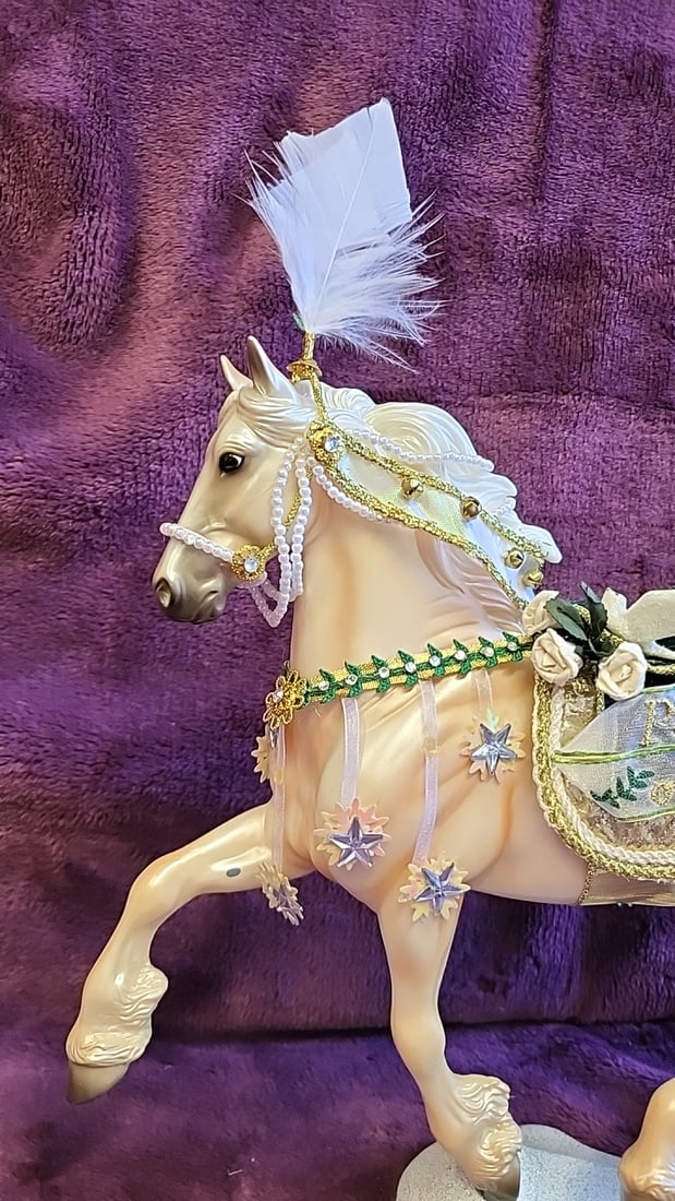 Peace On Earth Cream & Gold Holiday Horse Figurine With Feather Plume And Stand - 3