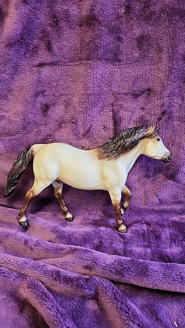 Breyer Model Horse Lot Of 5 With Fjord Pony, Pinto, And Black Stallion Figures - 2