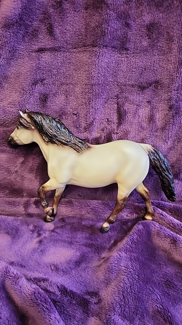 Breyer Model Horse Lot Of 5 With Fjord Pony, Pinto, And Black Stallion Figures - 3