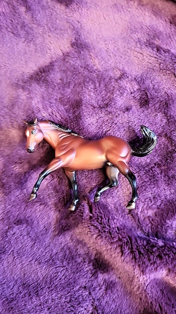 Breyer Model Horse & Donkey Figurine Lot With 2005/2007 Catalogs And Picture Perfect Booklet - 13