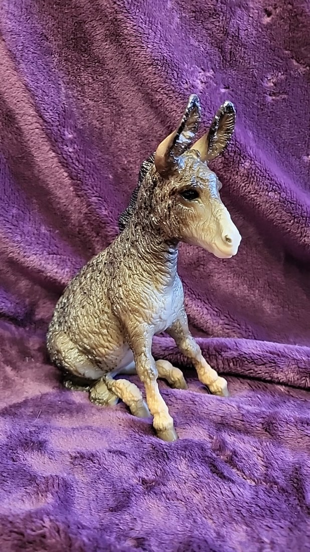 Breyer Model Horse & Donkey Figurine Lot With 2005/2007 Catalogs And Picture Perfect Booklet - 4