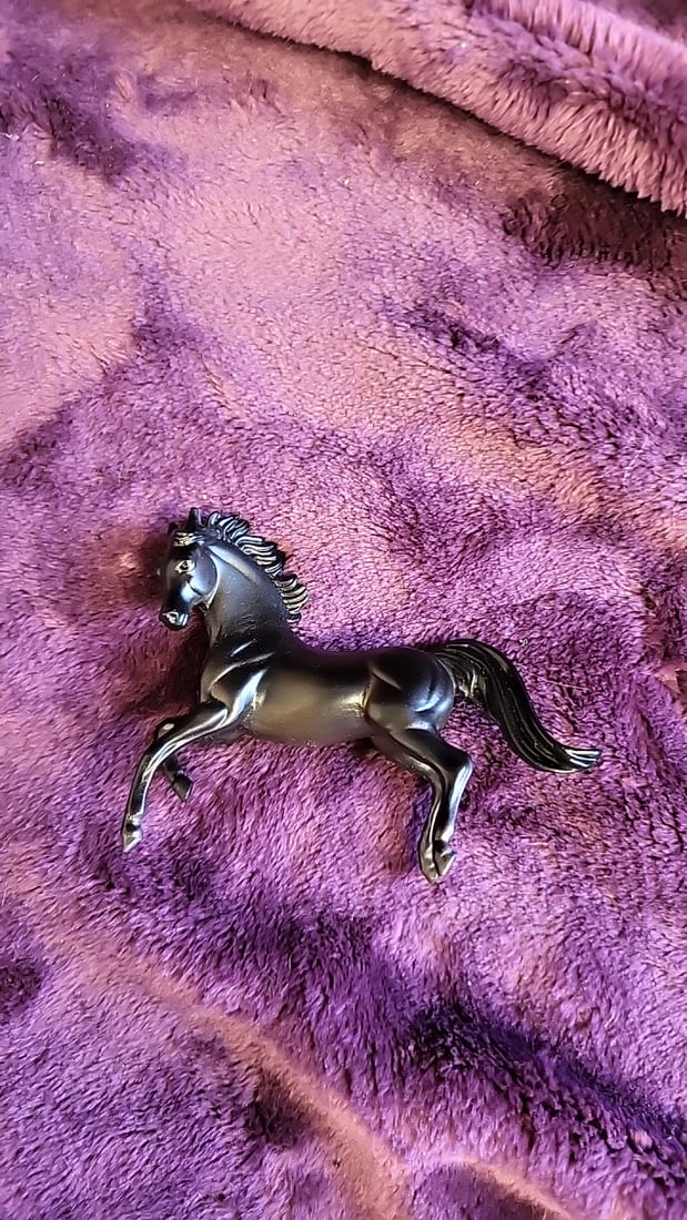 Breyer Model Horse & Donkey Figurine Lot With 2005/2007 Catalogs And Picture Perfect Booklet - 6