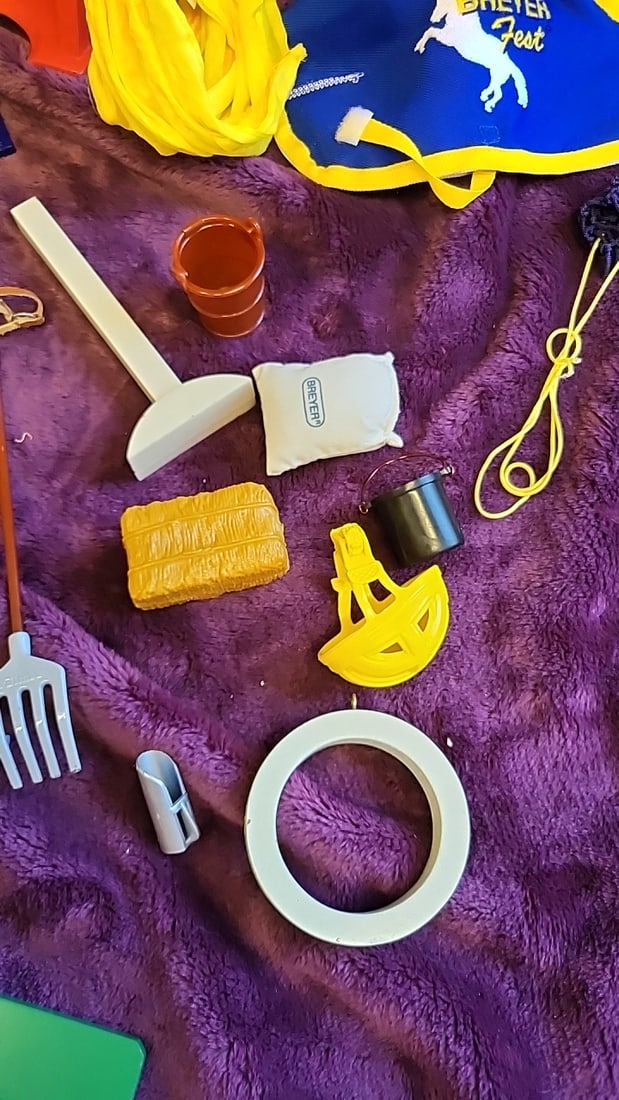 Breyer Breyerfest Model Horse Accessory Lot With Jumps, Blanket, Tack, Hay & Buckets - 3