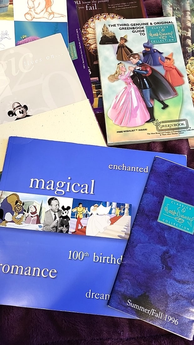 Walt Disney Classics Collection Sketches Magazines Greenbook Guides Catalog Lot - 3