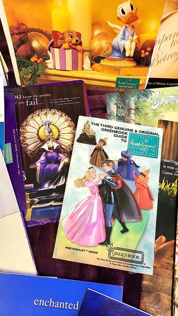 Walt Disney Classics Collection Sketches Magazines Greenbook Guides Catalog Lot - 5