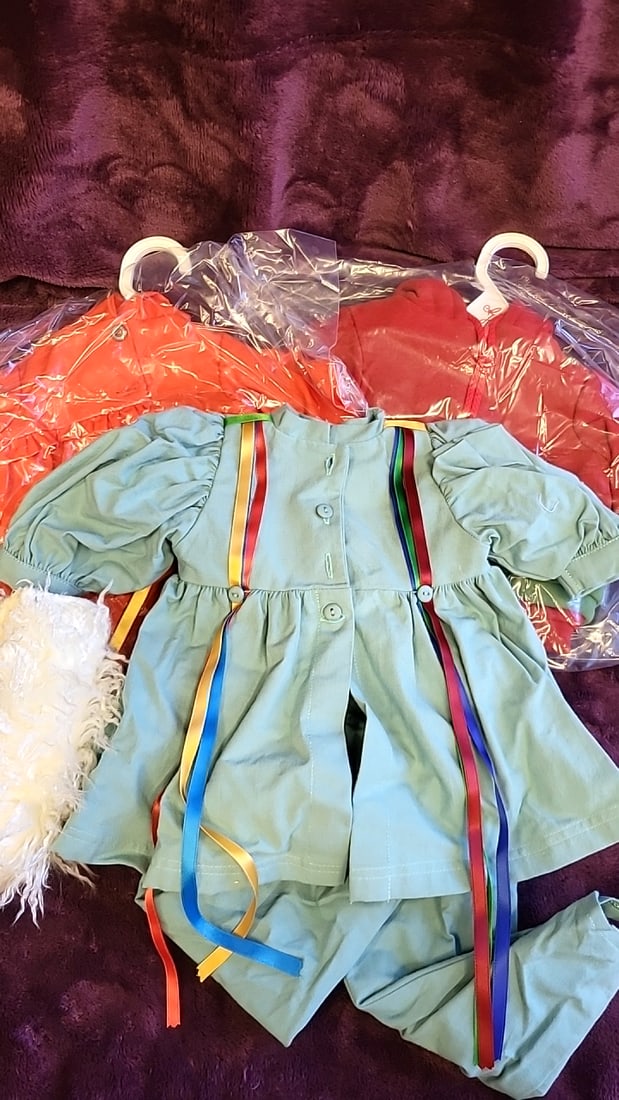 Annette Himstedt Doll Clothing Lot Mint Green Ribbon Dress Leggings Orange Outfit: 12x12x2 3lb we have gained a lot of experience shipping dolls from our previous auction. We offer in-house shipping. The shipping price shown in the listing is the liveshipping service by liveauctione