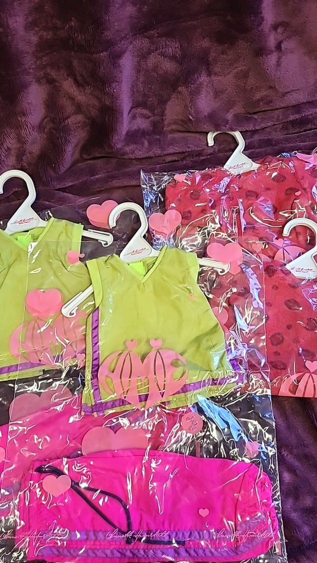 Annette Himstedt Doll Clothes Outfit Lot Pink Green Red Leopard Print: 12x12x2 3lb we have gained a lot of experience shipping dolls from our previous auction. We offer in-house shipping. The shipping price shown in the listing is the liveshipping service by