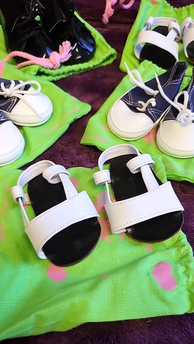 5.5 Pairs Annette Himstedt Doll Shoes Lot Black Patent Lace-ups, Navy White Sneakers, White Black... - 2