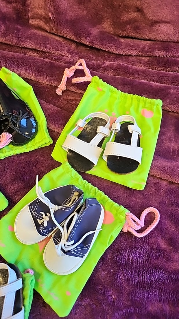 5.5 Pairs Annette Himstedt Doll Shoes Lot Black Patent Lace-ups, Navy White Sneakers, White Black... - 4