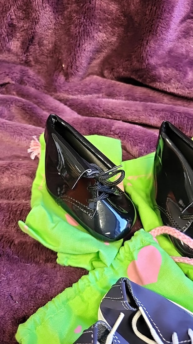 5.5 Pairs Annette Himstedt Doll Shoes Lot Black Patent Lace-ups, Navy White Sneakers, White Black... - 7