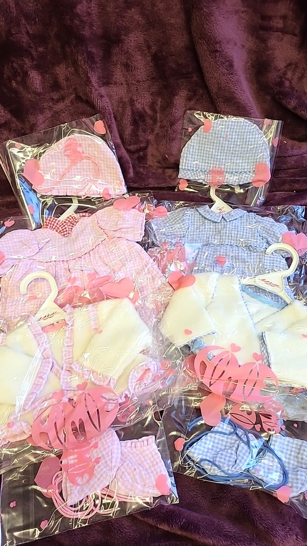 Annette Himstedt Doll Clothes Lot Pink Blue Gingham Outfits, Bonnets And Robes: 12x12x2 3lb we have gained a lot of experience shipping dolls from our previous auction. We offer in-house shipping. The shipping price shown in the listing is the liveshipping service by