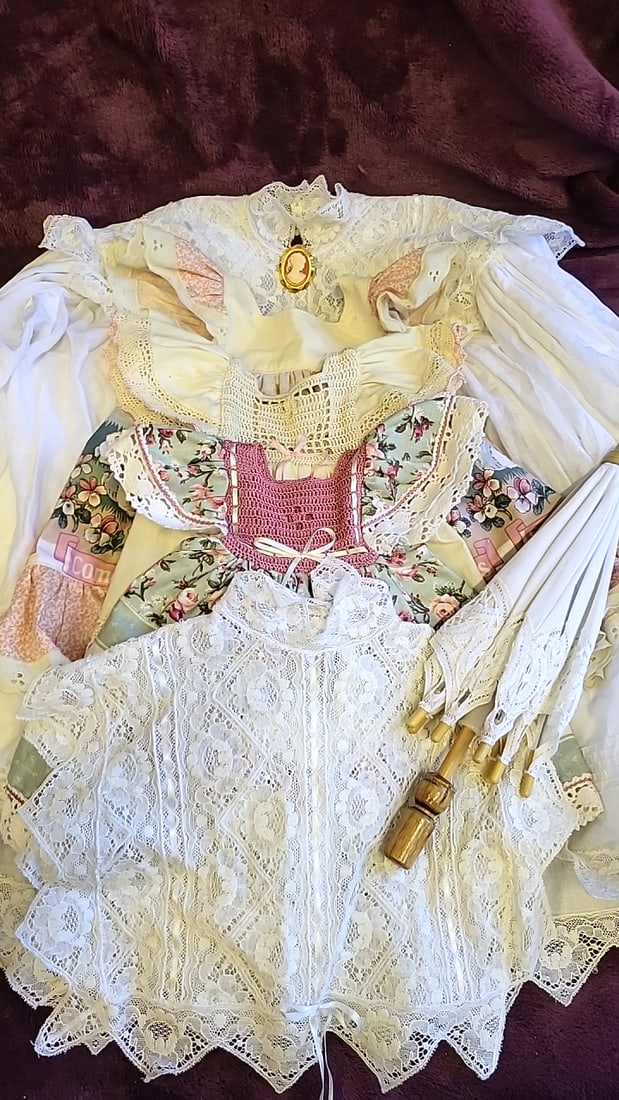 Victorian-style Doll Clothing Lot: White Lace Dress, Floral Pinafore, Parasol, Cameo: 12x12x5 3 we have gained a lot of experience shipping dolls from our previous auction. We offer in-house shipping. The shipping price shown in the listing is the liveshipping service by liveauctioneer