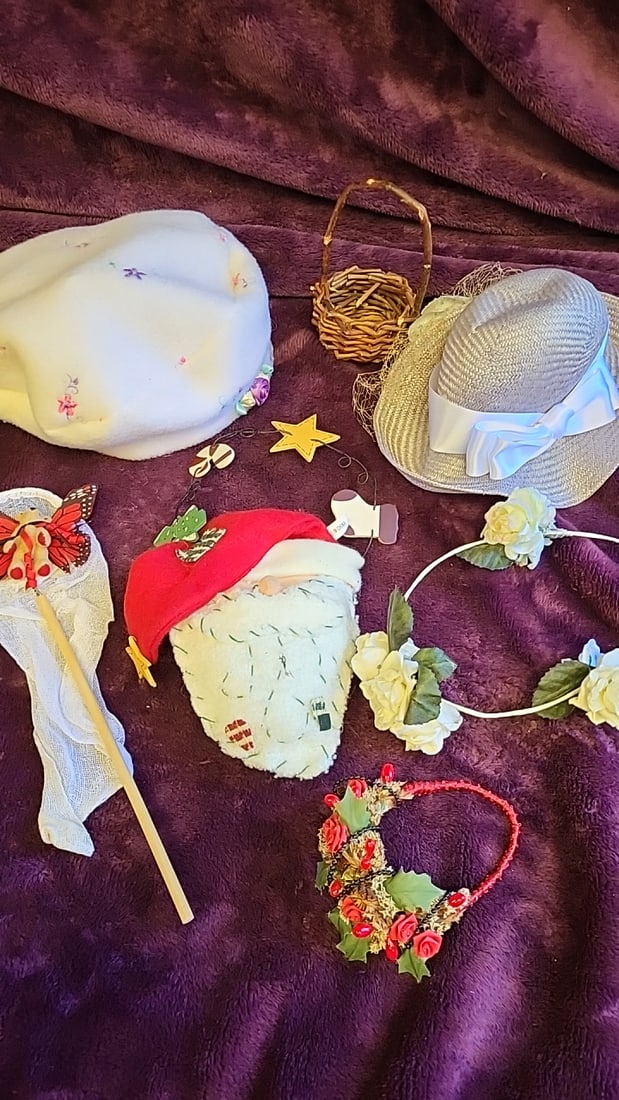Assorted Doll Accessories Lot: Hats, Floral Headbands, Santa Face, Butterfly Wand, Mini Basket: 12x12x2 3lb we have gained a lot of experience shipping dolls from our previous auction. We offer in-house shipping. The shipping price shown in the listing is the liveshipping service by liveauctione