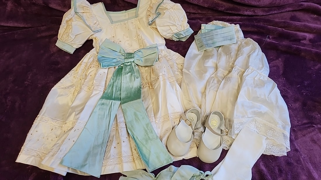 Gunzel Girls Ivory Mint Embroidered Dress Set With Bloomers, Tights Leather Mary Janes: 12x12x2 3lb we have gained a lot of experience shipping dolls from our previous auction. We offer in-house shipping. The shipping price shown in the listing is the liveshipping service by