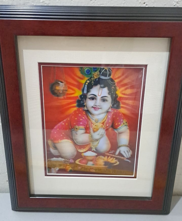 Framed Baby 3d Krishna Hindu Religious Print, Red And Black Frame With Cream Mat: 14 x 18 x 1 3. 5 lb attention – shipping artwork is very expensive. The shipping price shown in the listing is the liveshipping service by liveauctioneers. We offer our own in-house shipping as 