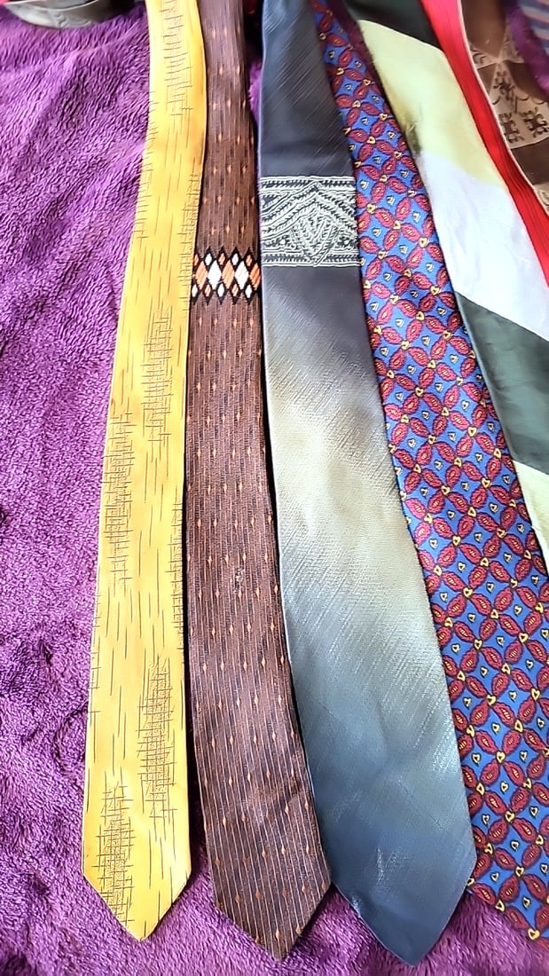 Lot of 10 Mens Neckties, Assorted Multicolor Patterns 1950s - 3
