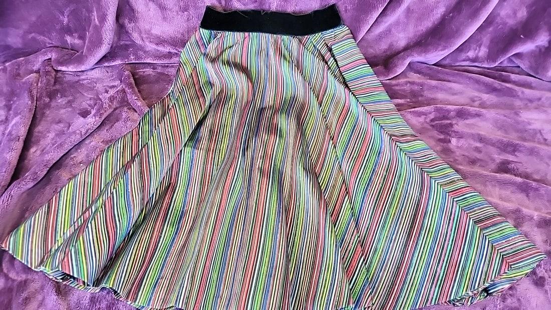 1950s Multicolor Vertical Stripe Full Circle Skirt Black Elastic Waistband: Home made 10x8x5 1 Low Estimate: 45.00 High Estimate: 175.00