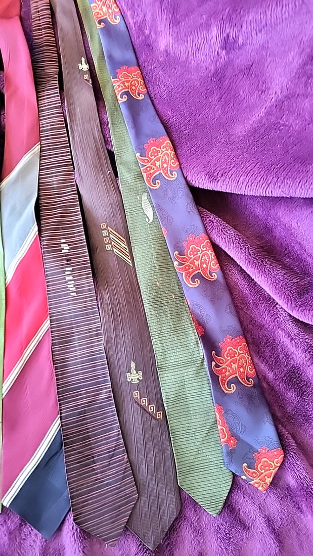 Assorted Mens Necktie Lot, Multicolor Striped Paisley Solid Patterns 1950s - 2