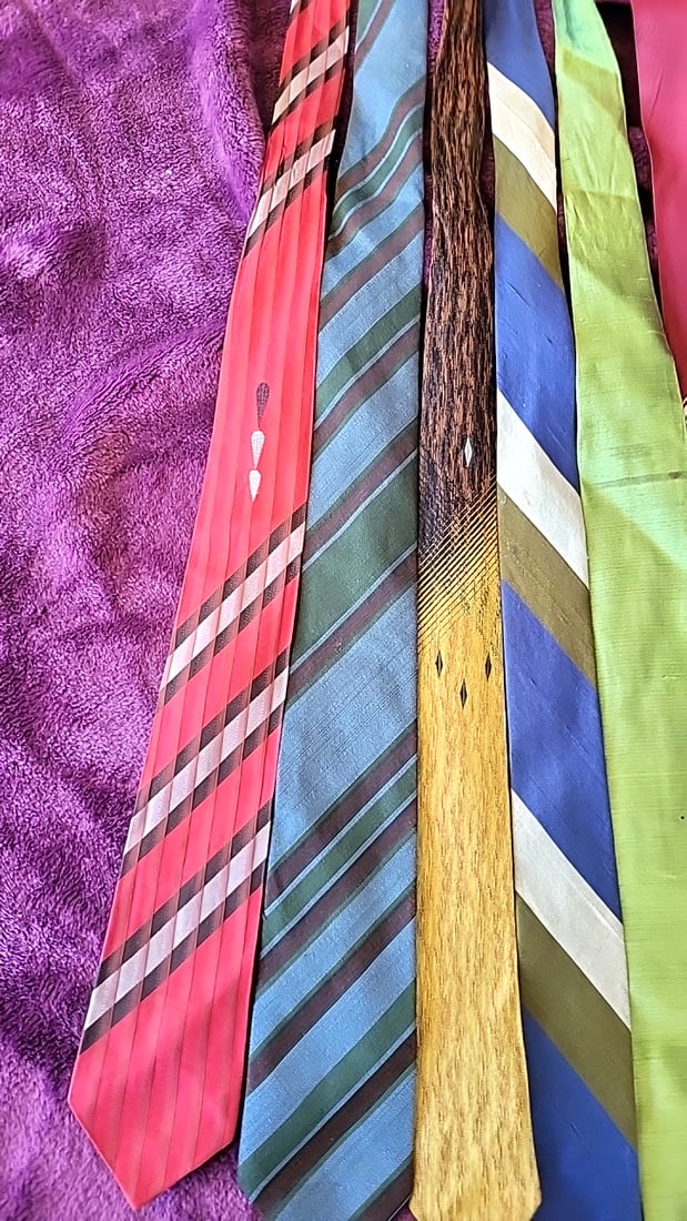 Assorted Mens Necktie Lot, Multicolor Striped Paisley Solid Patterns 1950s - 4