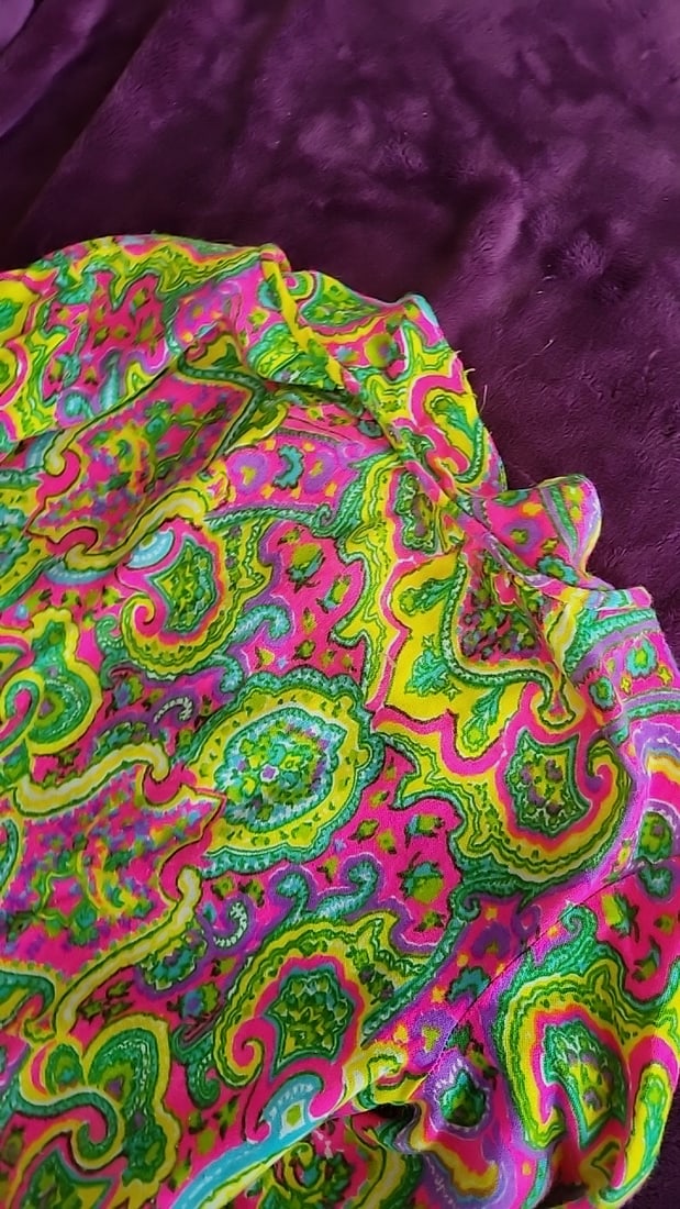 Vinrage Bright Pink Green Yellow Paisley Long Sleeve Shirt Dress - 2