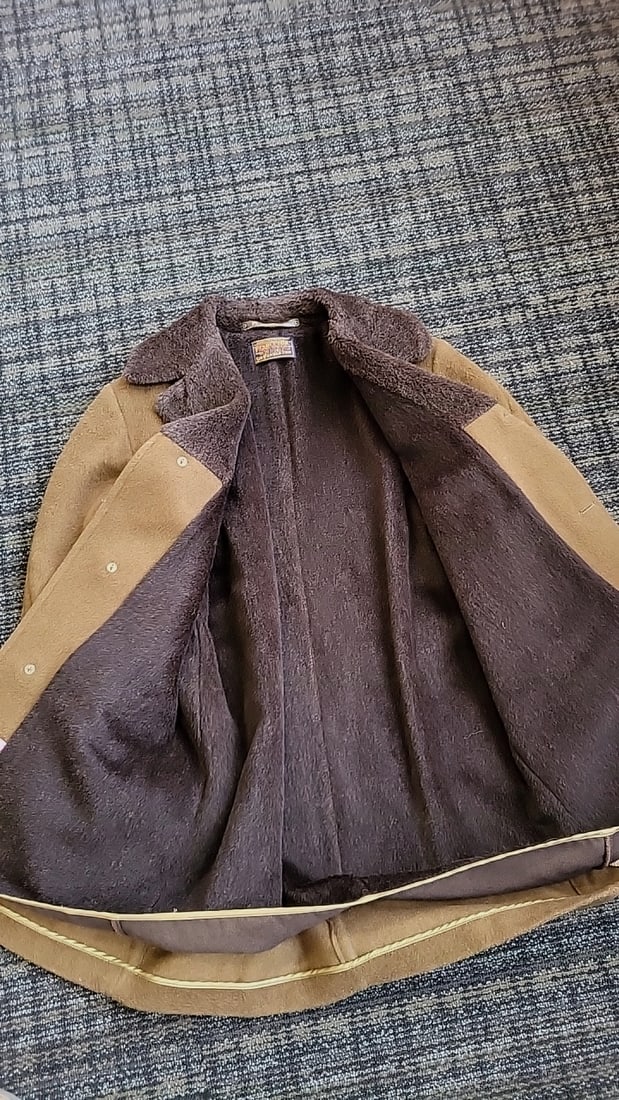 Pendleton Sir Pendleton Brown Wool Coat with Dark Pile Collar - 7