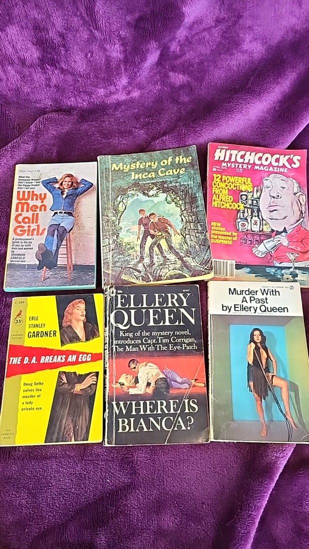 Lot of 6 Vintage Mystery Paperbacks & Magazine: Ellery Queen, Alfred Hitchcock, Erle Stanley Gard...: 6x5x8 3 Low Estimate: 6.00 High Estimate: 35.00
