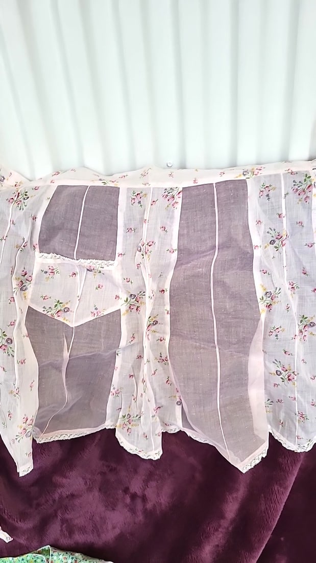 Lot of 3 Floral Aprons: Cream Leaf Applique, Sheer White, Green Print - 5