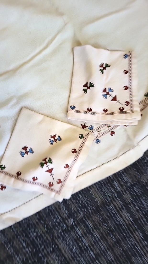 Cream Embroidered Table cloth with 2 Napkins Geometric Folk Pattern - 4